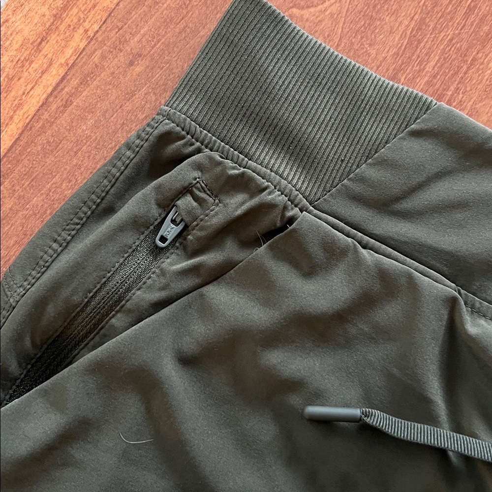 Women’s All in Motion Green Jogger Cargo Pants Size XL - Picture 9 of 10
